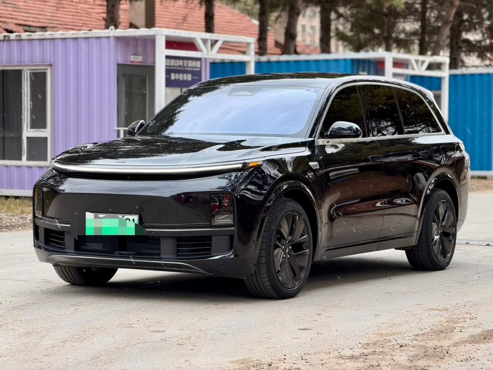 Li Auto L8 2023 — фото автомобиля