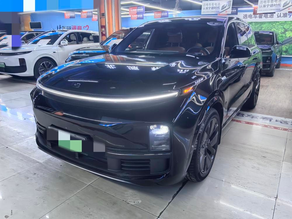 Li Auto L9 2023 — фото автомобиля 1