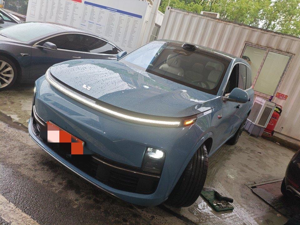 Li Auto L9 2022 — фото автомобиля