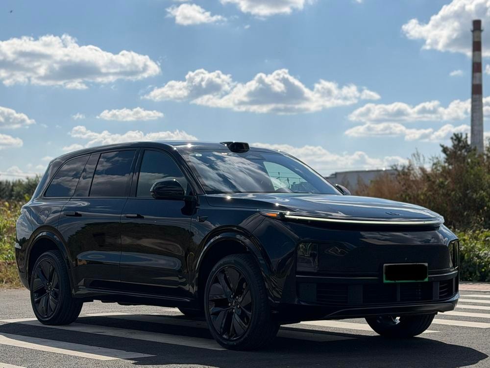 Li Auto L9 2023 — фото автомобиля