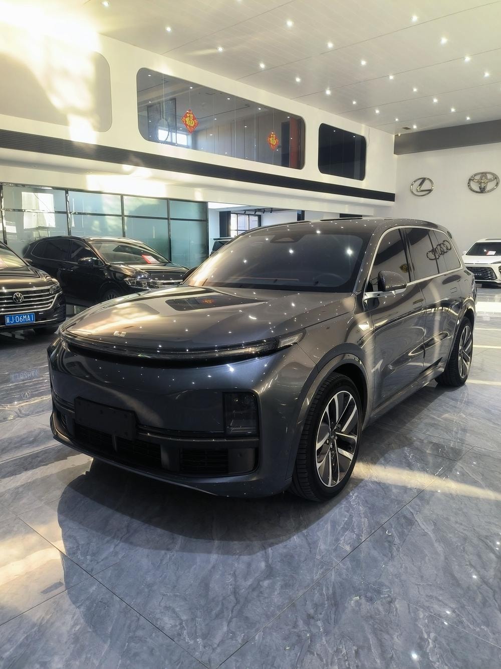 Li Auto L9 2024 — фото автомобиля
