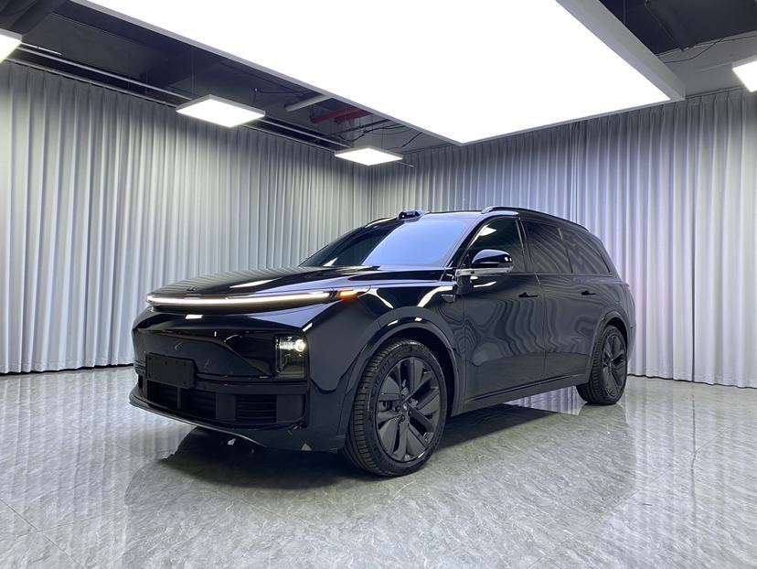 Li Auto L9 2022 — фото автомобиля 1