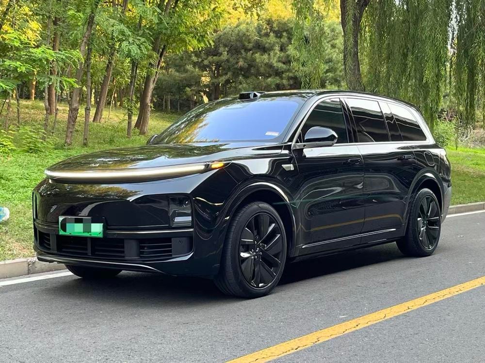 Li Auto L9 2022 — фото автомобиля 1