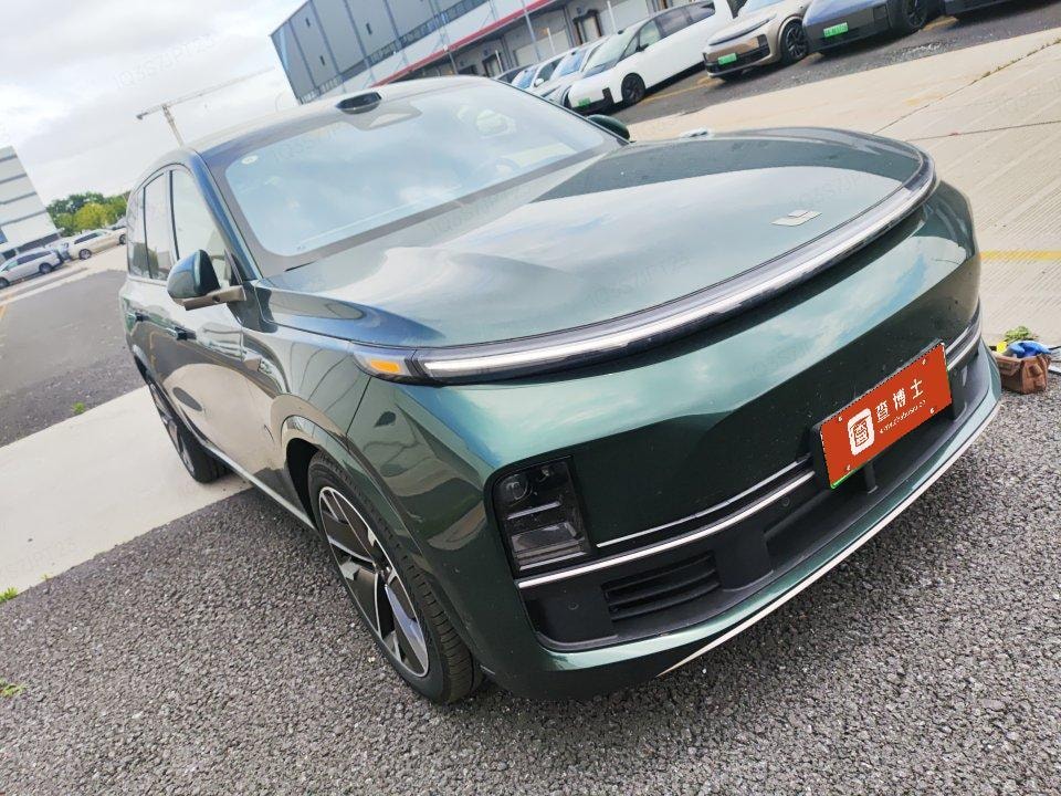 Li Auto L9 2025 — фото автомобиля