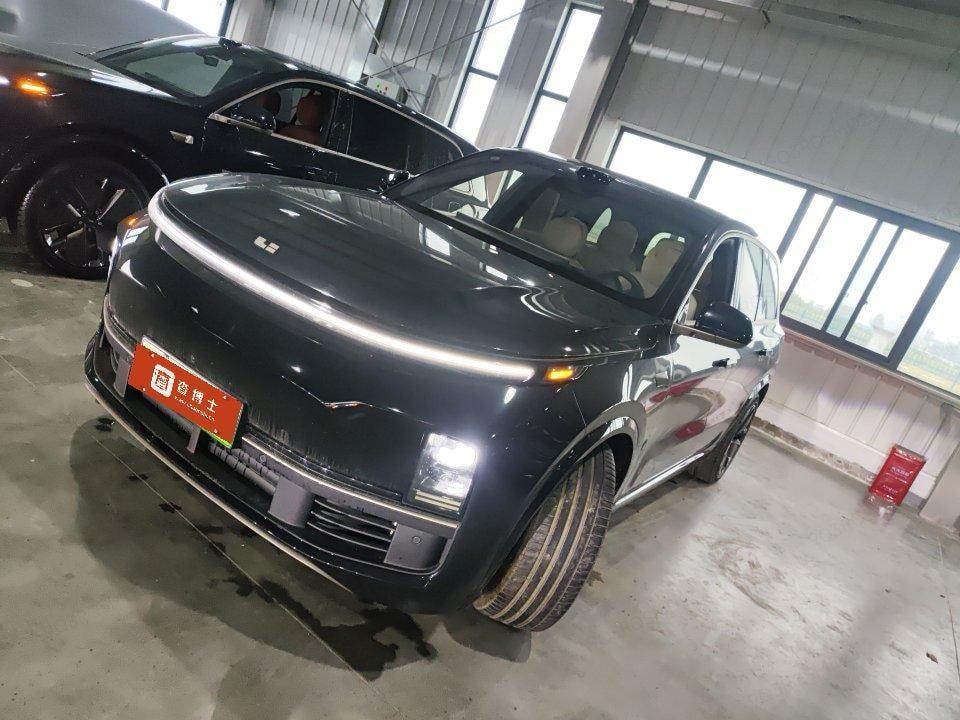 Li Auto L9 2025 — фото автомобиля
