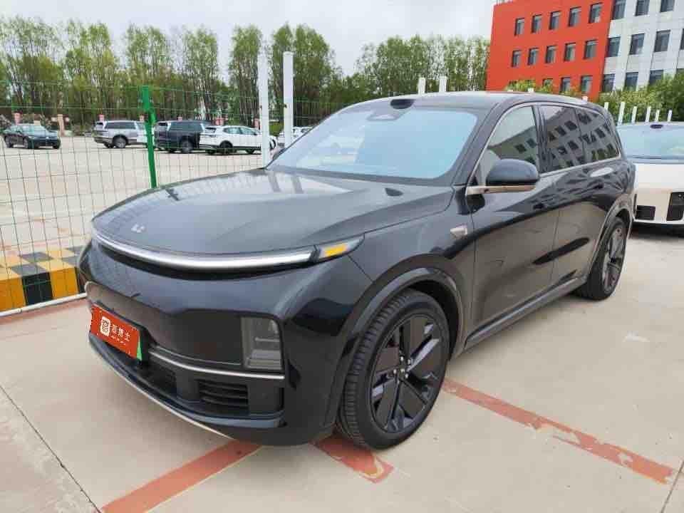 Li Auto L9 2025 — фото автомобиля