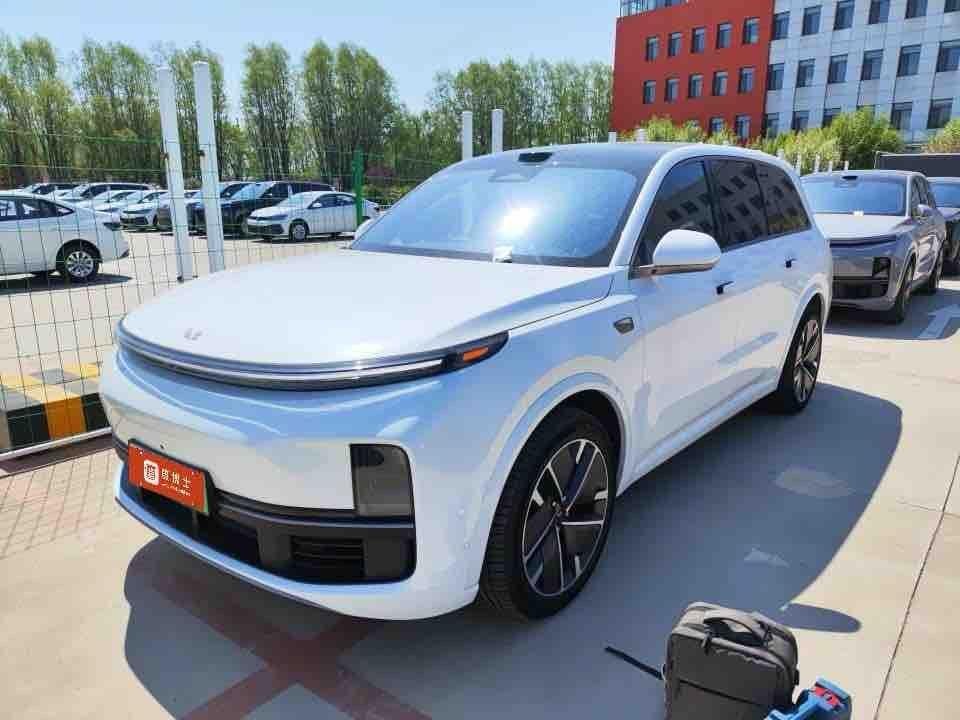 Li Auto L9 2025 — фото автомобиля