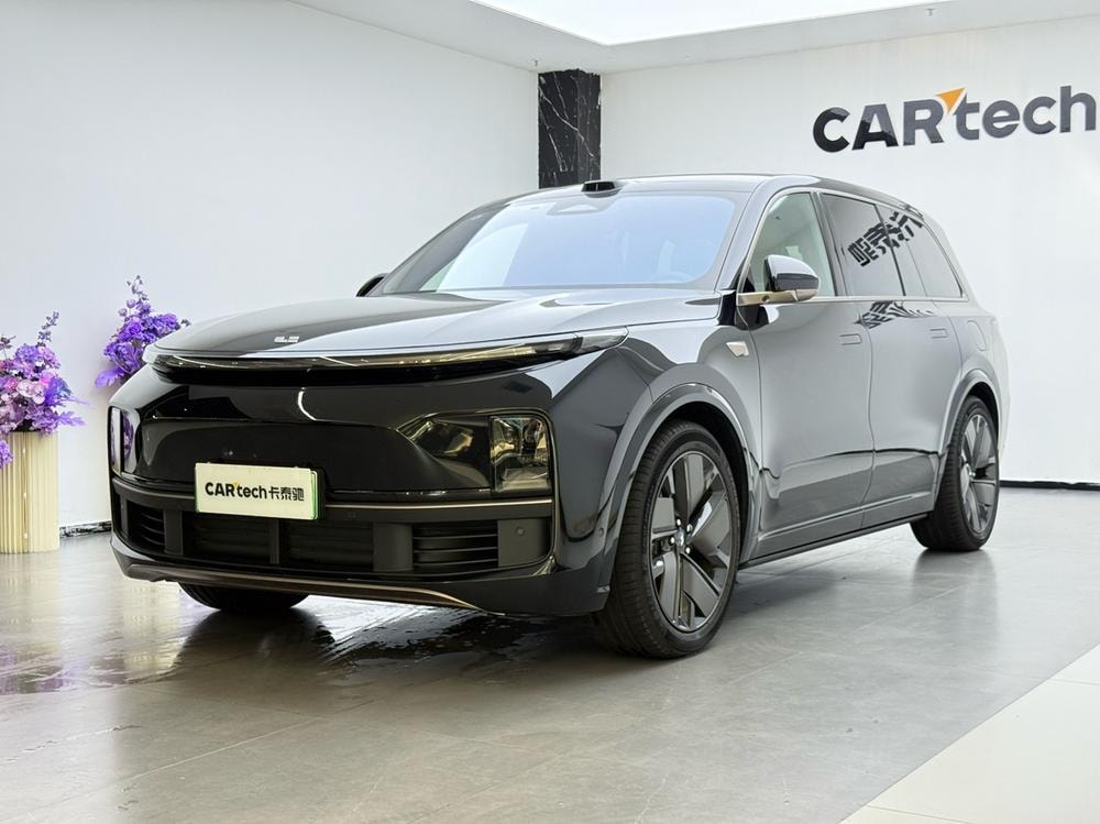 Li Auto L9 2025 — фото автомобиля