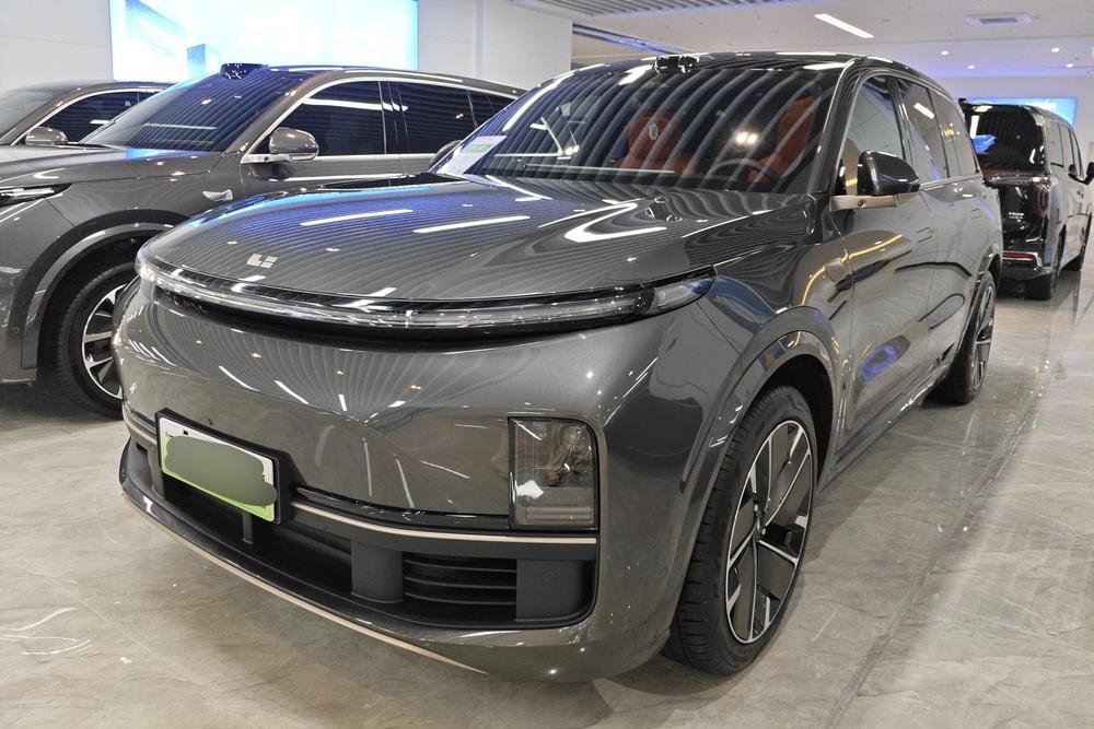 Li Auto L9 2025 — фото автомобиля
