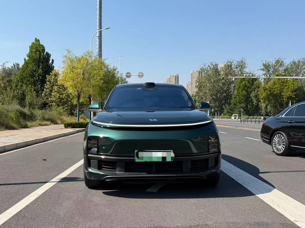Li Auto L9 2022 — фото автомобиля