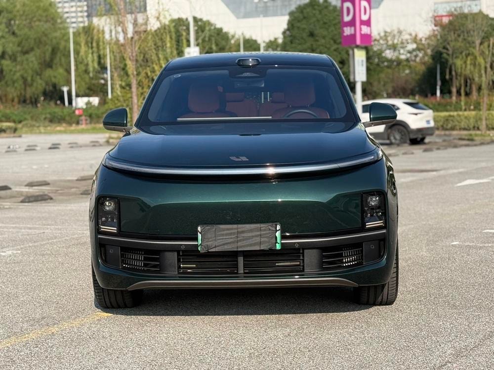 Li Auto L9 2025 — фото автомобиля