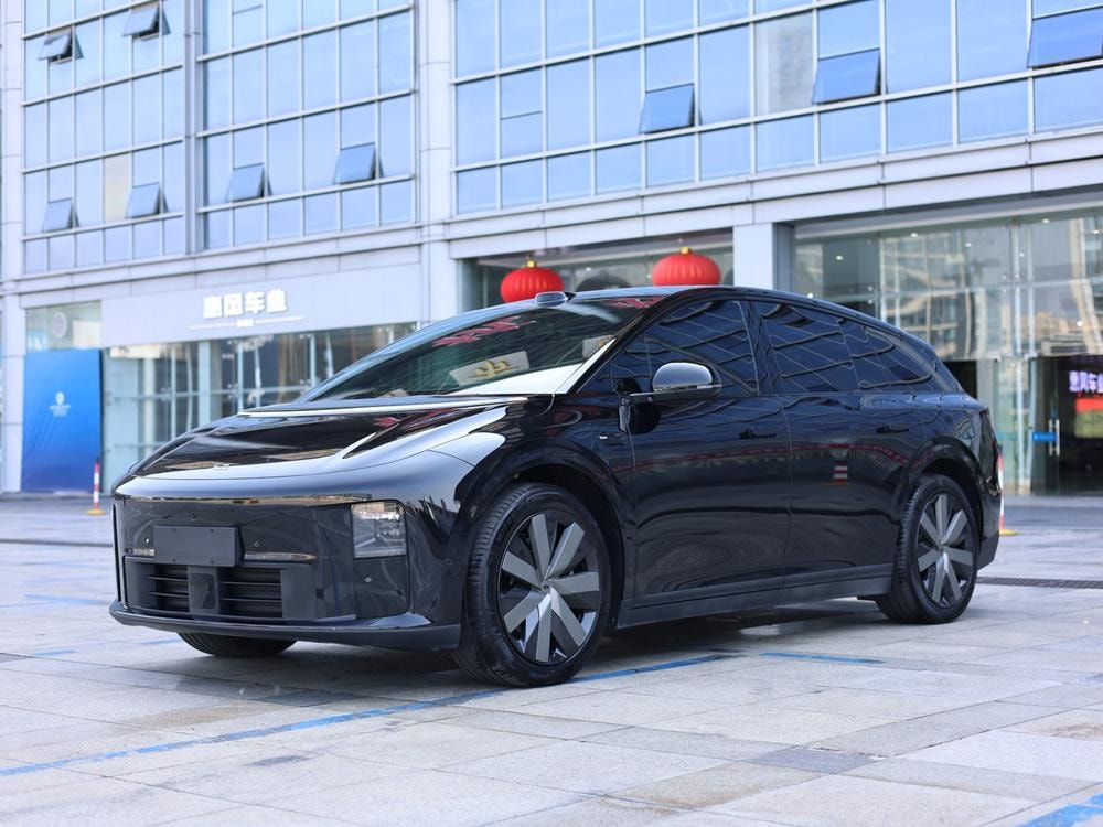 Li Auto Li i6 2025 — фото автомобиля 1
