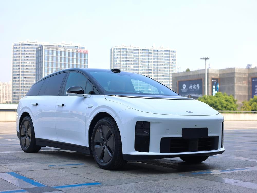 Li Auto Li i6 2025 — фото автомобиля 1