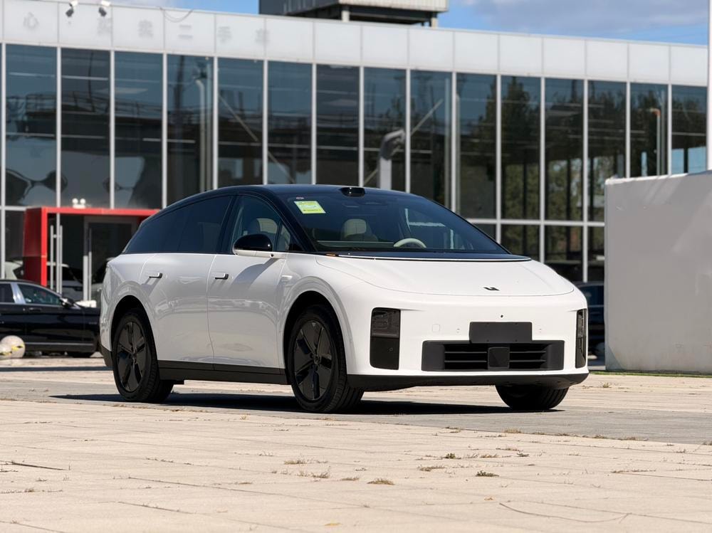 Li Auto Li i6 2025 — фото автомобиля
