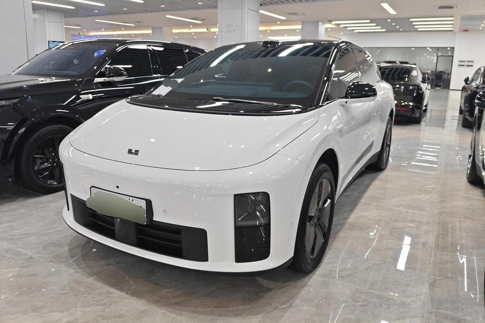 Li Auto Li i6 2025 — фото автомобиля