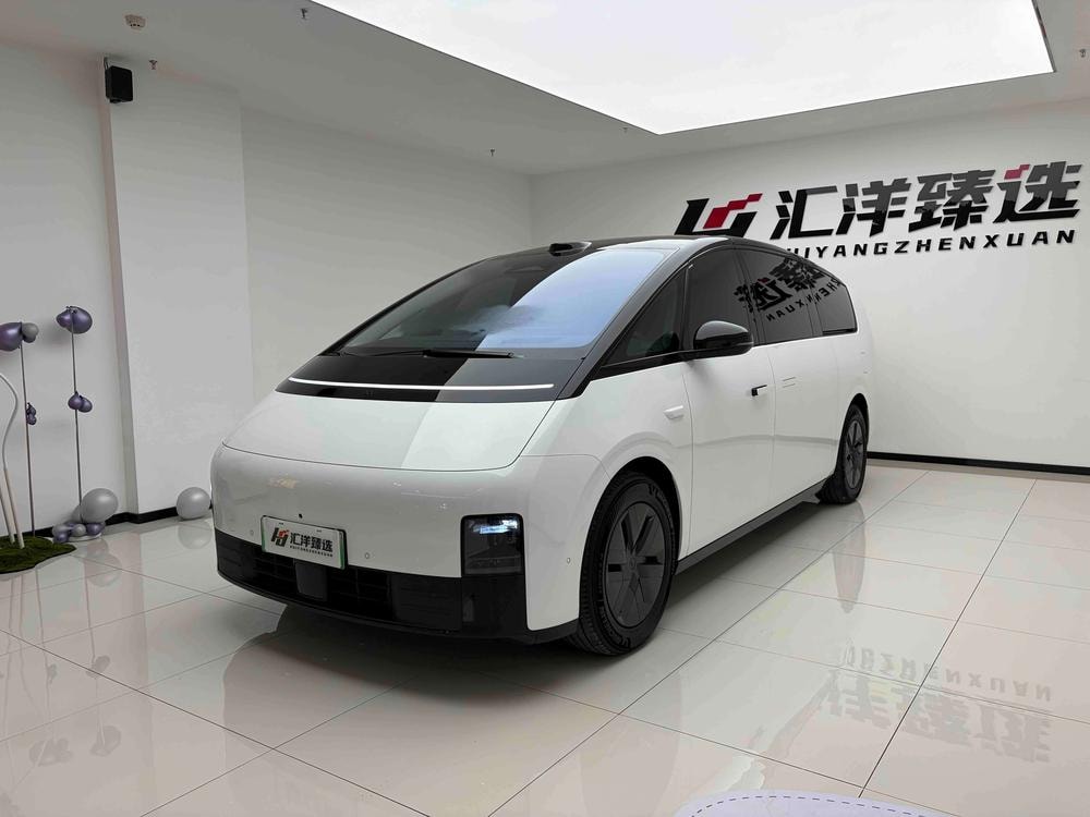 Li Auto MEGA 2025 — фото автомобиля