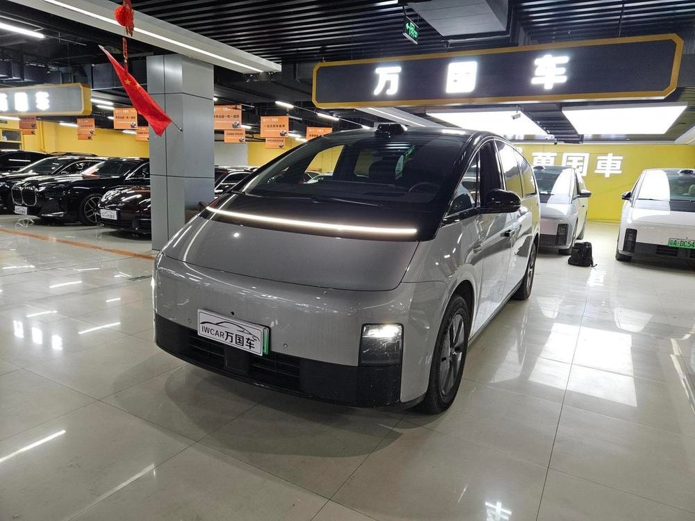 Li Auto MEGA 2024 — фото автомобиля