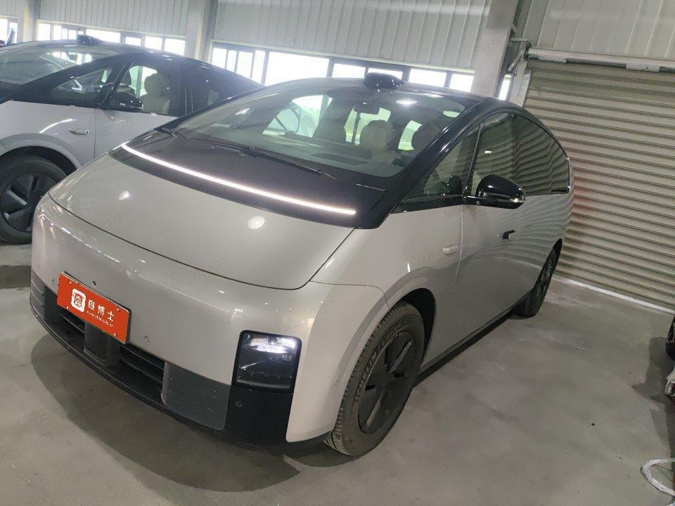 Li Auto MEGA 2024 — фото автомобиля