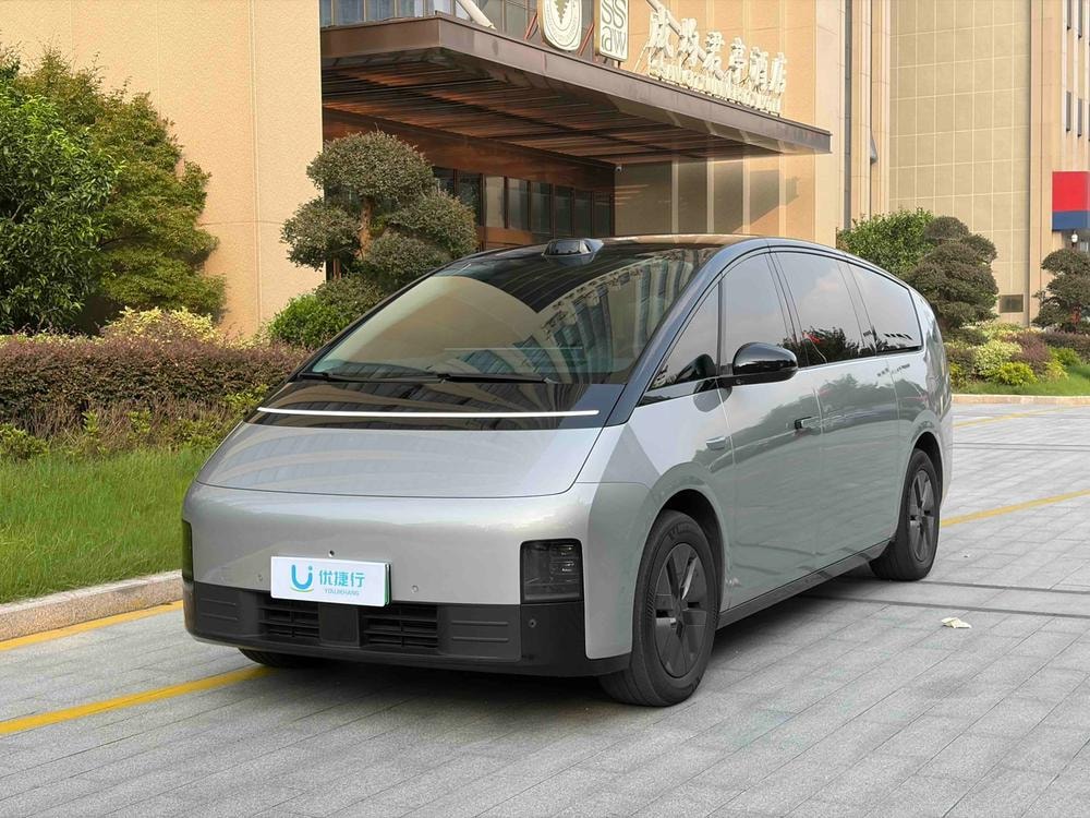 Li Auto MEGA 2025 — фото автомобиля