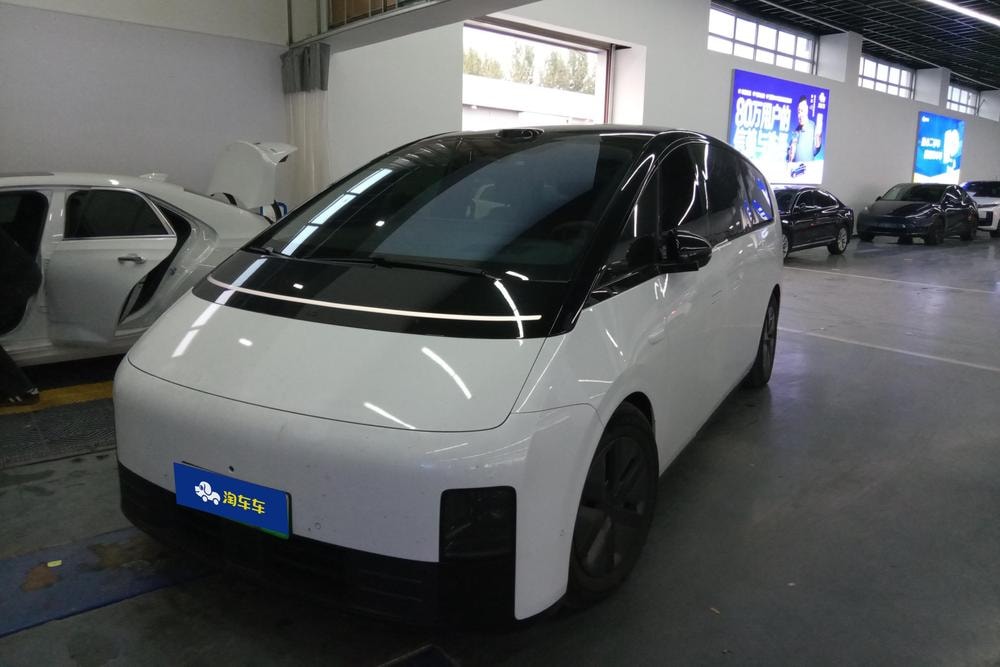 Li Auto MEGA 2025 — фото автомобиля