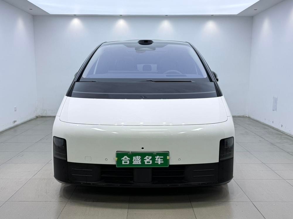 Li Auto MEGA 2025 — фото автомобиля