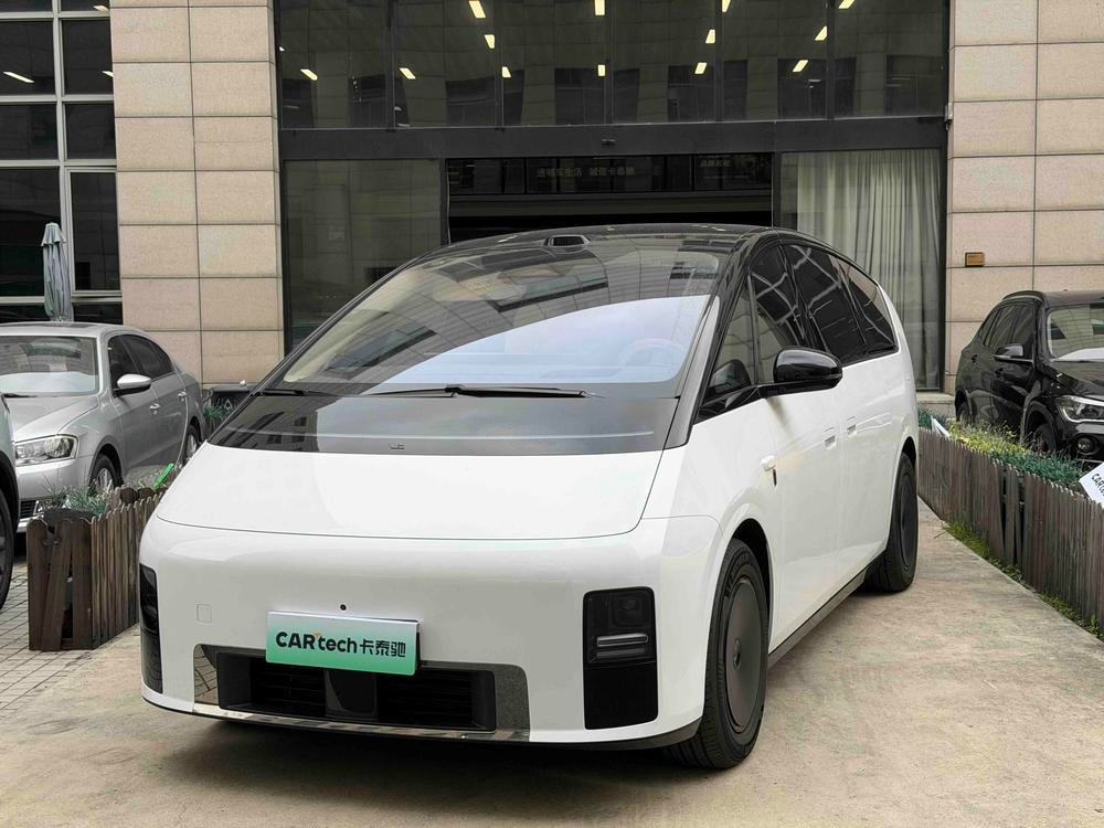 Li Auto MEGA 2026 — фото автомобиля