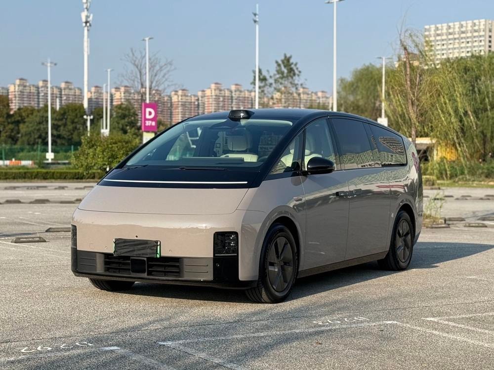 Li Auto MEGA 2024 — фото автомобиля