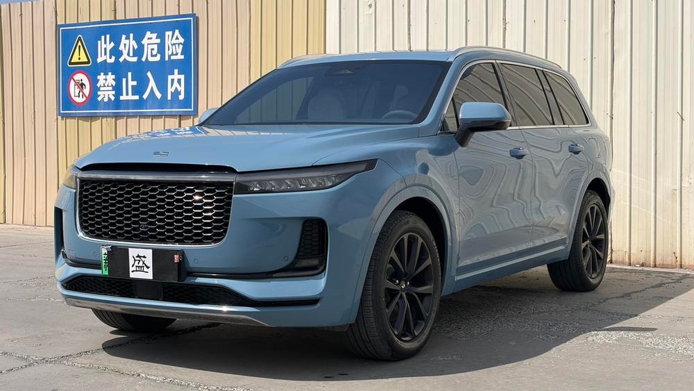 Li Auto ONE 2021 — фото автомобиля