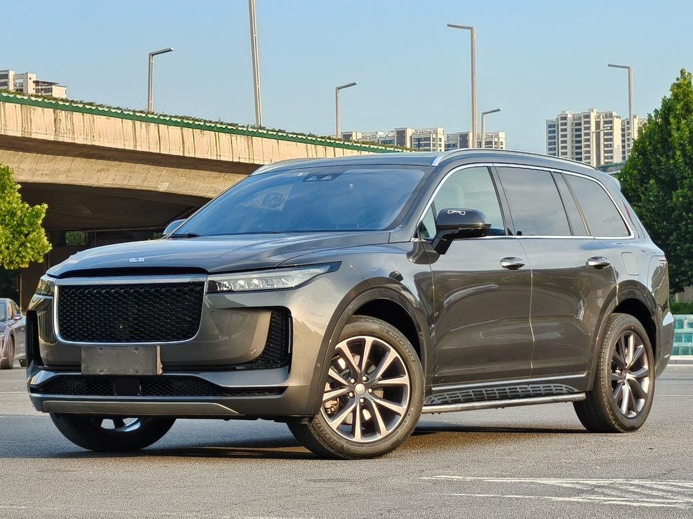 Li Auto ONE 2020 — фото автомобиля