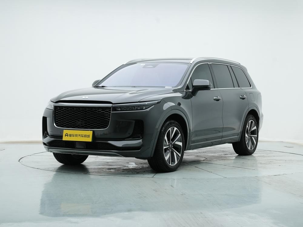 Li Auto ONE 2021 — фото автомобиля 1