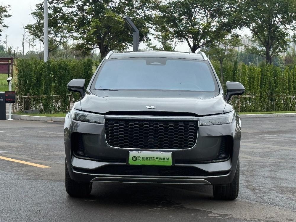 Li Auto ONE 2021 — фото автомобиля 1