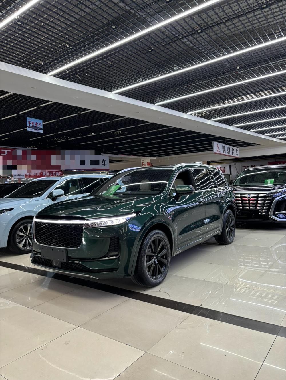 Li Auto ONE 2021 — фото автомобиля 1
