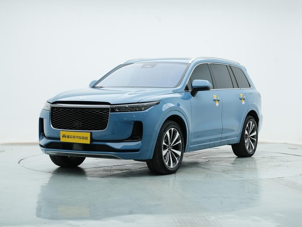 Li Auto ONE 2021 — фото автомобиля