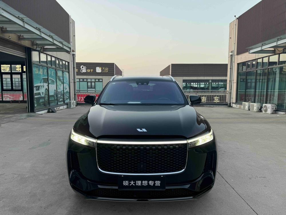 Li Auto ONE 2020 — фото автомобиля