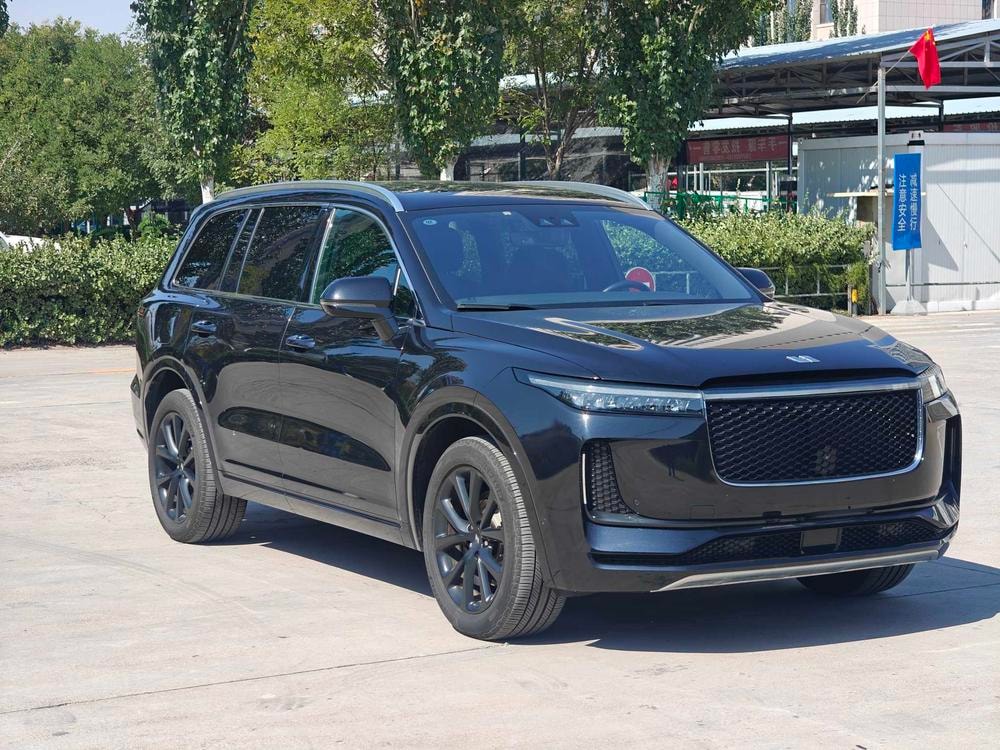Li Auto ONE 2020 — фото автомобиля