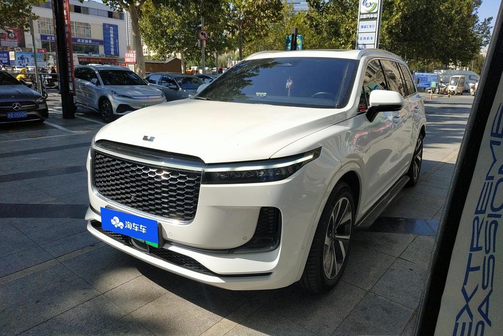 Li Auto ONE 2021 — фото автомобиля 1
