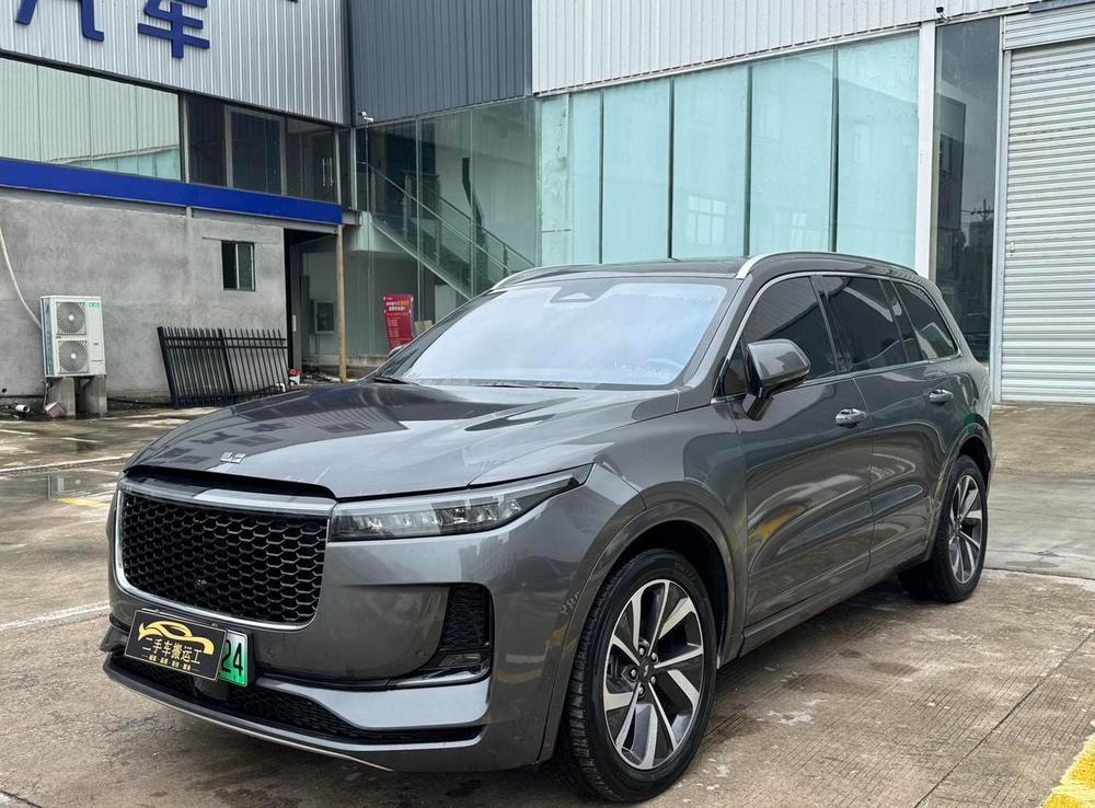 Li Auto ONE 2021 — фото автомобиля 1