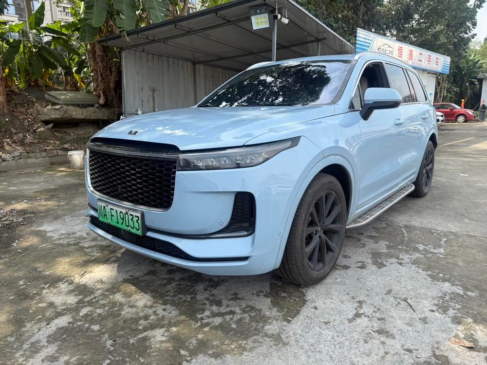 Li Auto ONE 2021 — фото автомобиля 1