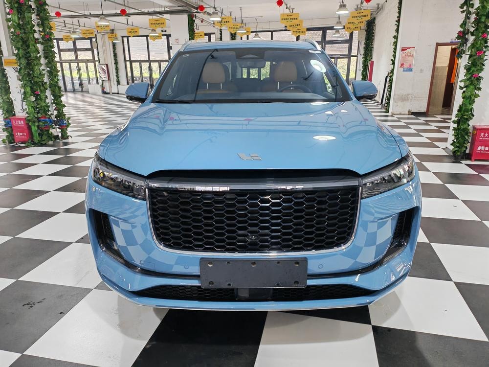 Li Auto ONE 2021 — фото автомобиля