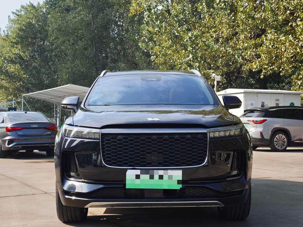 Li Auto ONE 2021 — фото автомобиля