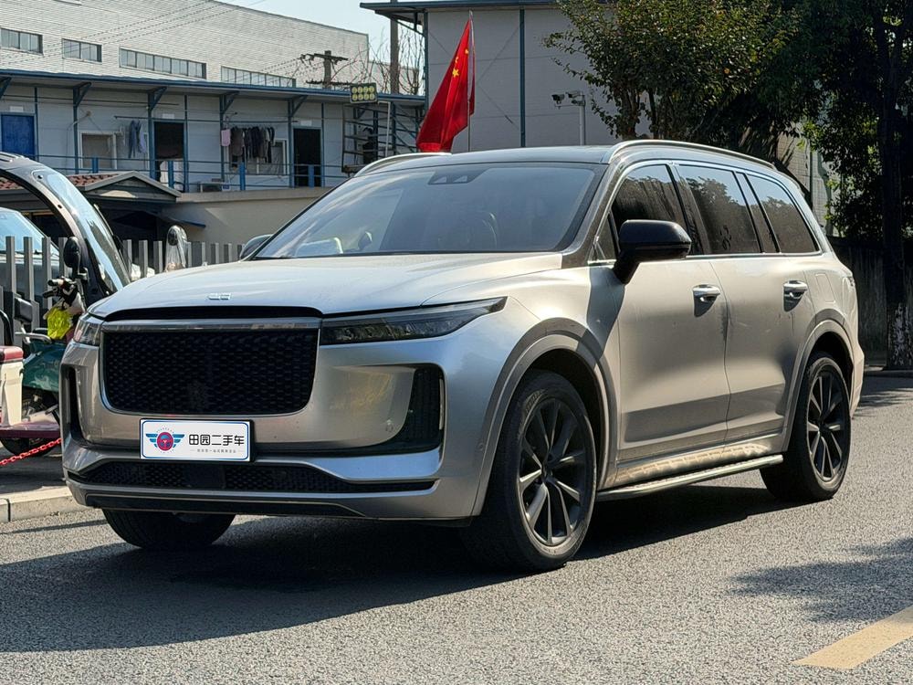 Li Auto ONE 2020 — фото автомобиля