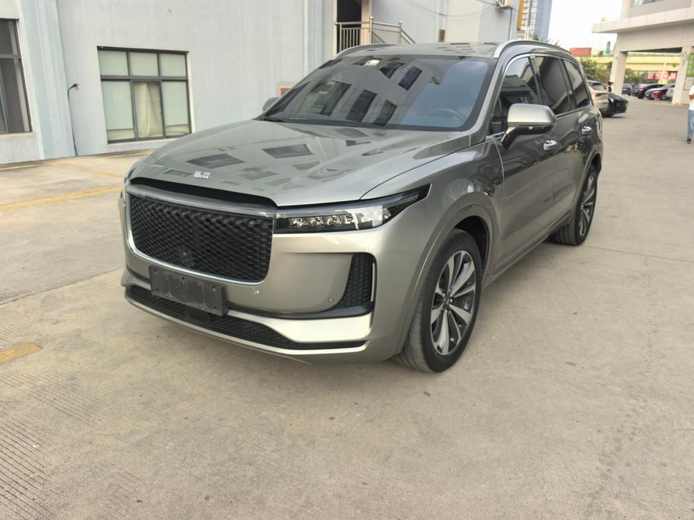 Li Auto ONE 2021 — фото автомобиля