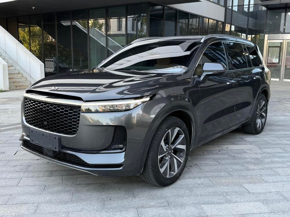 Li Auto ONE 2021 — фото автомобиля