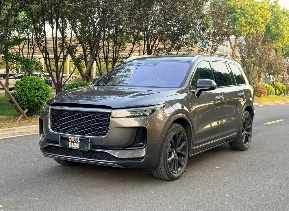 Li Auto ONE 2021 — фото автомобиля