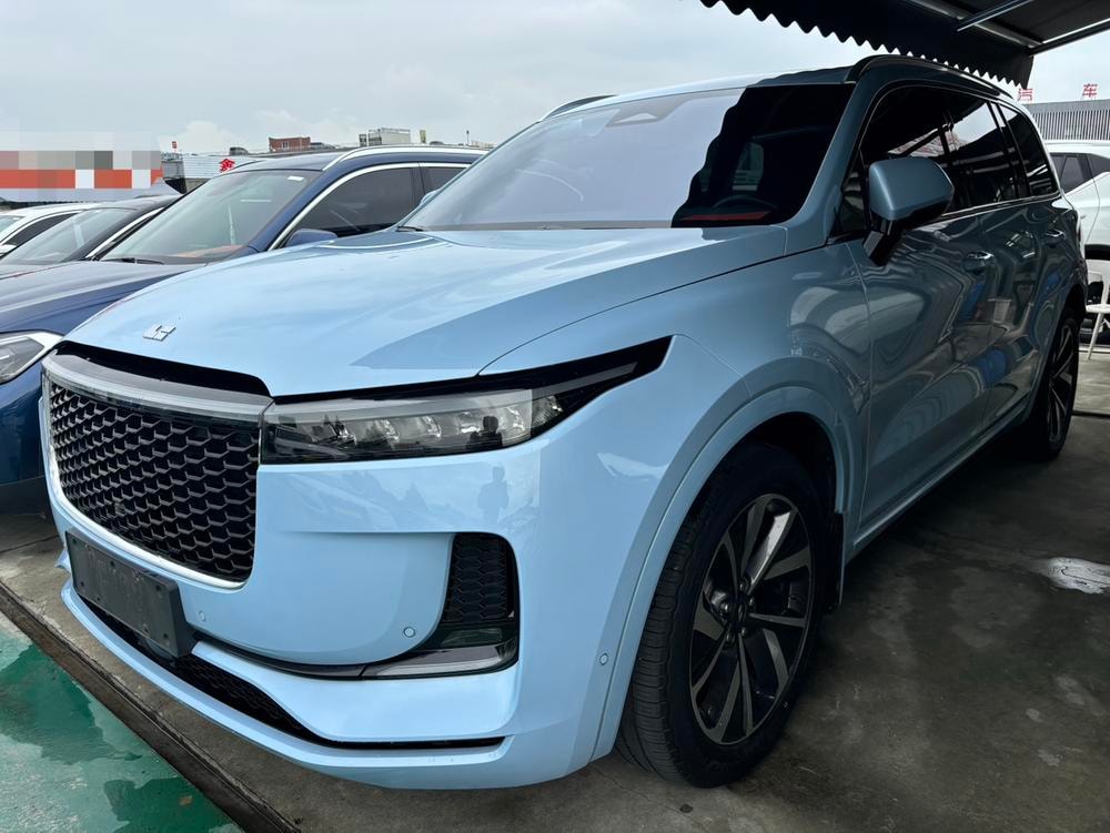 Li Auto ONE 2021 — фото автомобиля