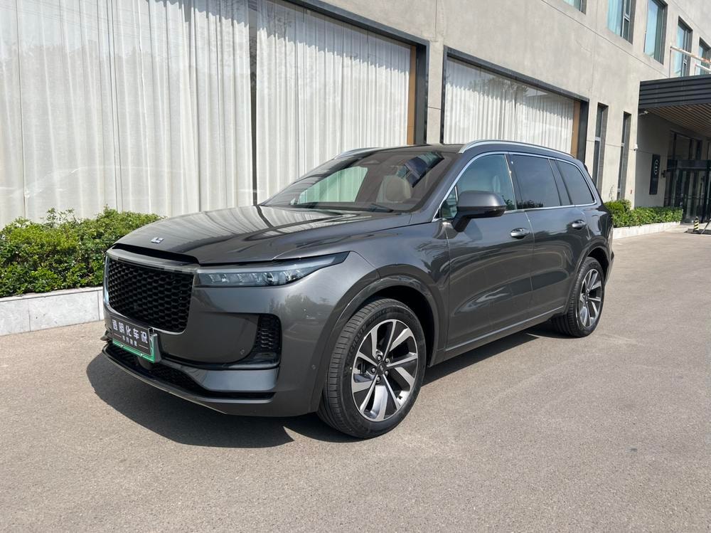 Li Auto ONE 2021 — фото автомобиля