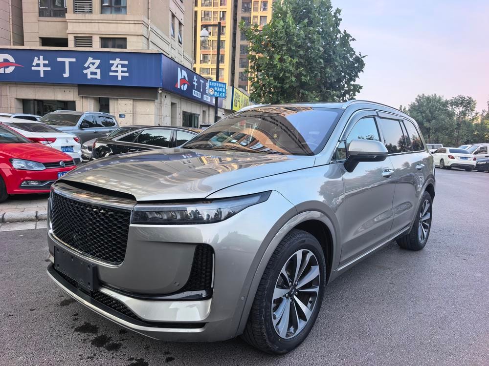 Li Auto ONE 2020 — фото автомобиля