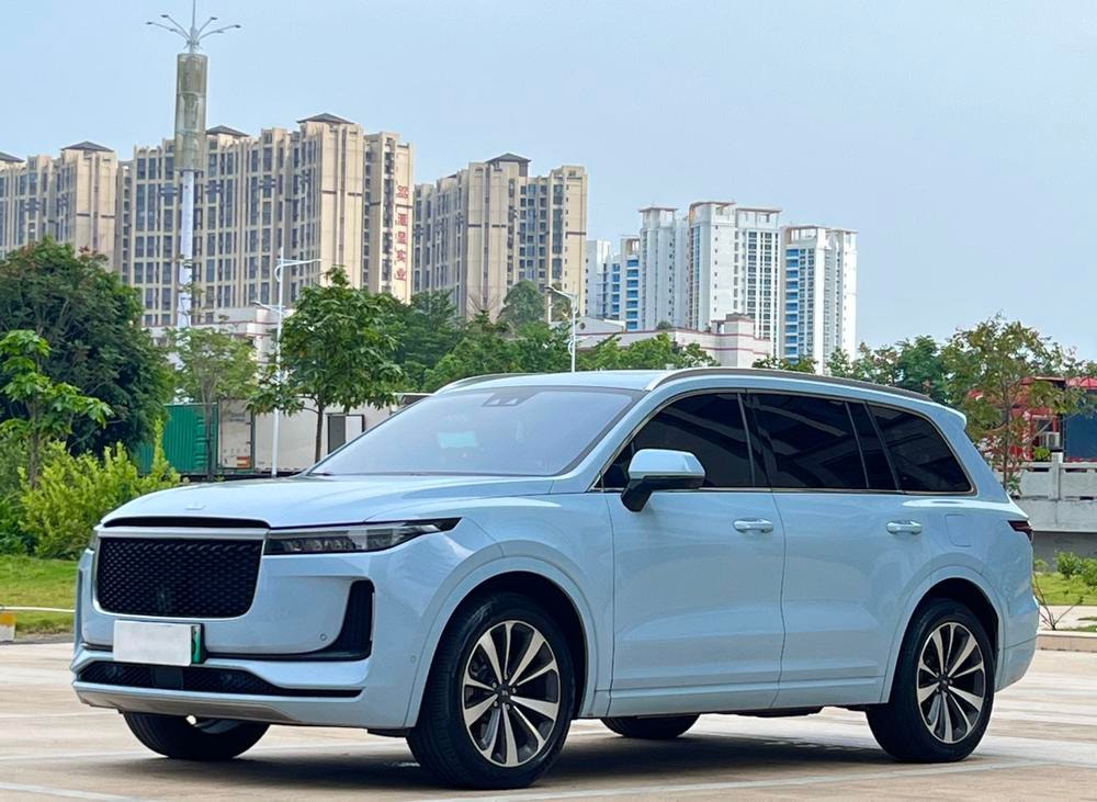 Li Auto ONE 2020 — фото автомобиля