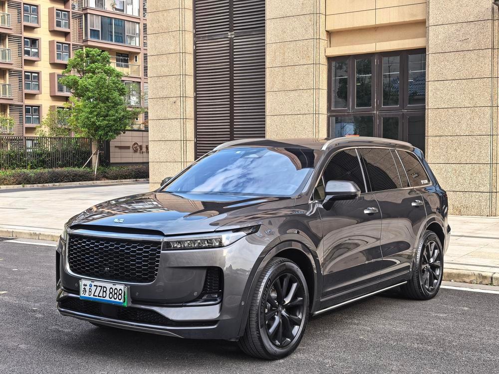 Li Auto ONE 2021 — фото автомобиля 1