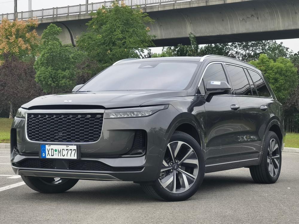 Li Auto ONE 2021 — фото автомобиля